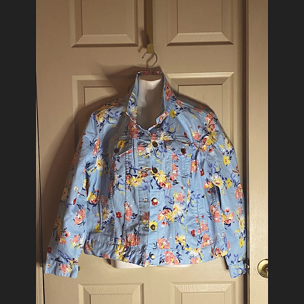 🏷Plus size jean jacket